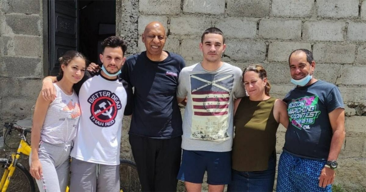 Cuban Dissident Coco Fariñas Arrested While Supporting Andy García at Santa Clara Police Station