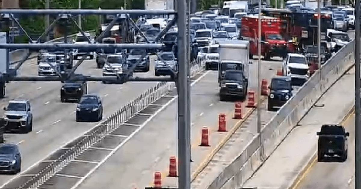 Multiple Vehicle Crash Shuts Down Southbound Express Lanes on I-95 in Broward County