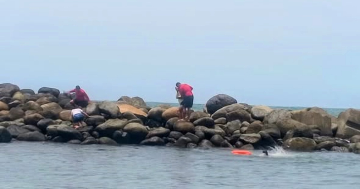 Cuban Woman Saved from Drowning at Mexican Beach
