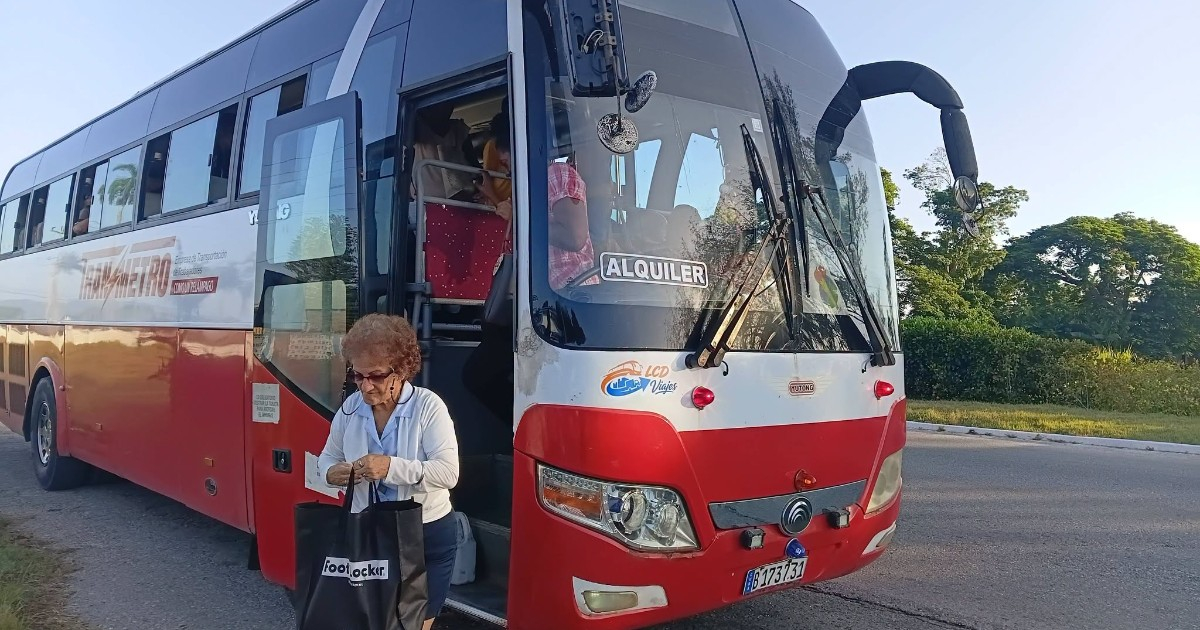 New Bus Route Sparks Debate Over Transportation Costs in Matanzas