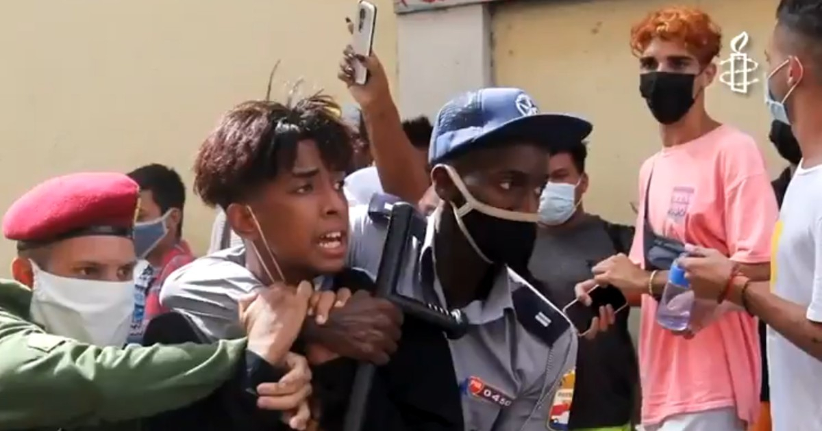 Cuban Police Launch New 24-Hour Hotline in Havana for Complaints About Police Conduct