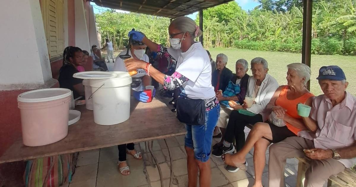 Church's Outreach Breakfasts for Vulnerable Halted by Cuban Authorities: Elderly and Sick Must Travel for Aid