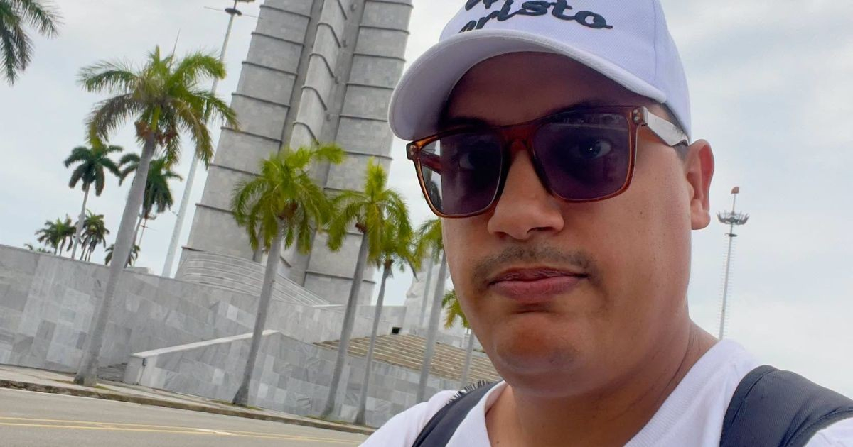 Cuban Father Criticizes Regime's Indoctrination Tactics: 11J Protests Used to Demonstrate 'Fake News' in School Textbook