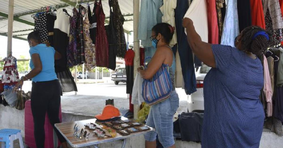 Garage Sales in Las Tunas Limited to Weekends Amid Ongoing Fee Debates