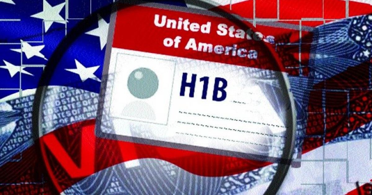 USCIS Withdraws H-1B Visa Petition in Florida Over $40,000 Salary Discrepancy