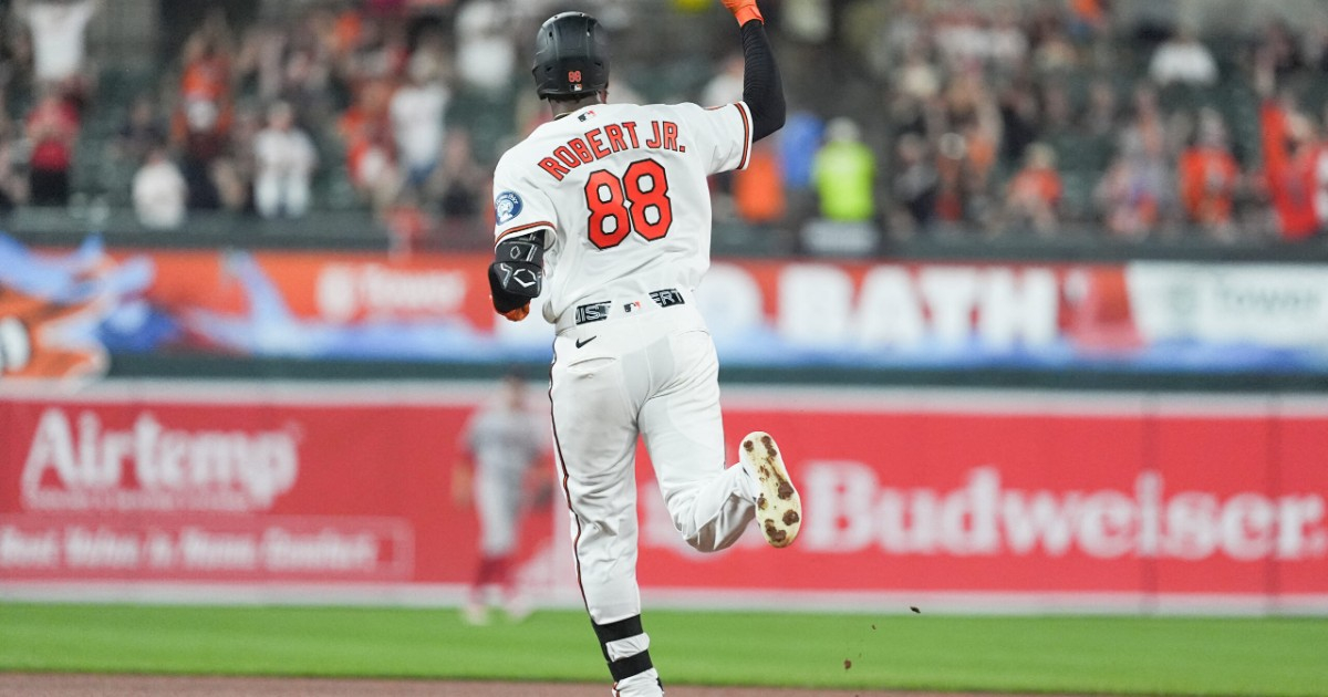 Luis Robert Jr. Returns to Injured List Just Days After Joining Baltimore