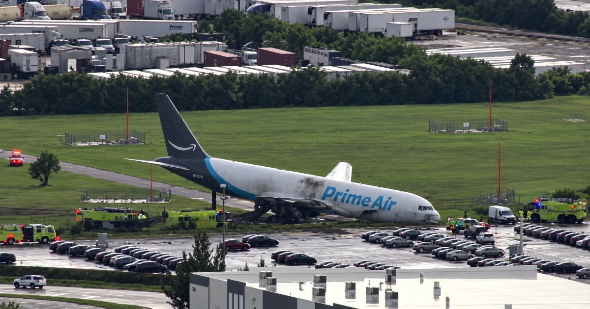 US Transportation Secretary Announces Temporary Flight Suspension to Miami After Cargo Plane Incident