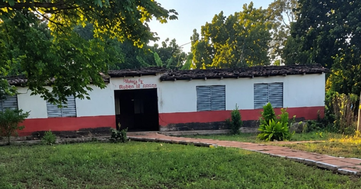 Teacher's Effort to Educate in Cuba Stifled by Government: Did They Solve the School Crisis?