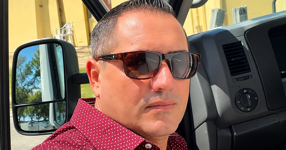 Sister of Cuban Man Killed in Miami Plane Crash: "He Was Just Minutes Away from Leaving Work"