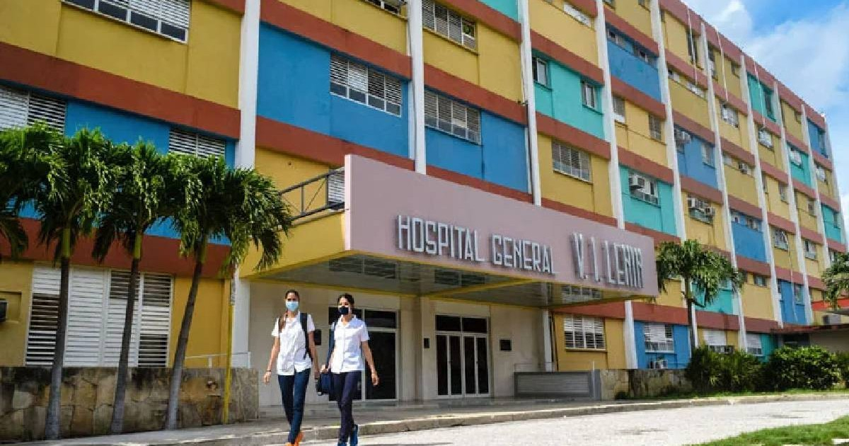 Holguín's Main Hospital Lacks Clean Water: Patients Rely on Distant Well