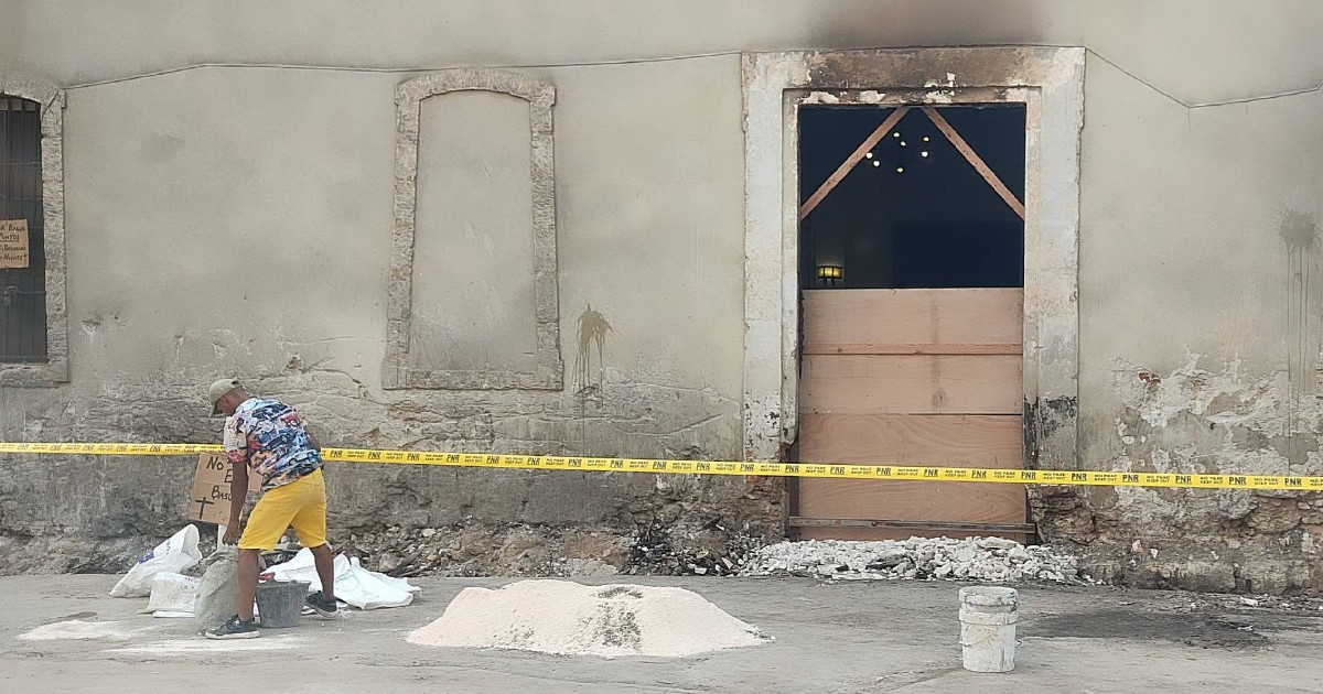 Church Door in Central Havana to be Restored After Months of Fires and Broken Promises