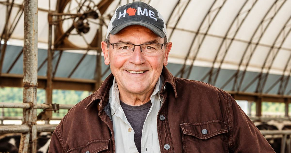 U.S. Congressman Survives Plane Crash in Lake: "Experiences Like This Make You Value Life"