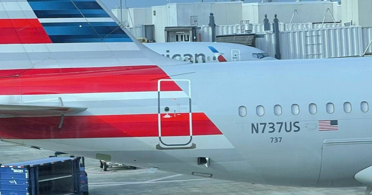 Tense Situation on American Airlines Flight to Miami Due to Passenger's Indecent Behavior