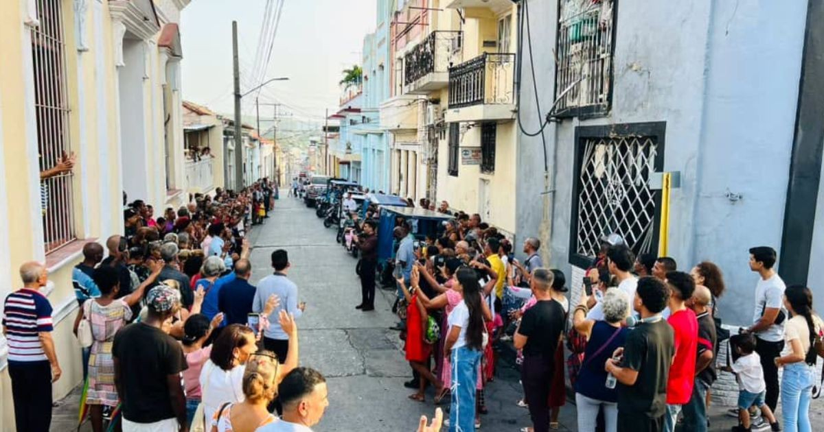 Motorcyclists and Drivers Seek Safety Prayers at Santiago de Cuba Methodist Church