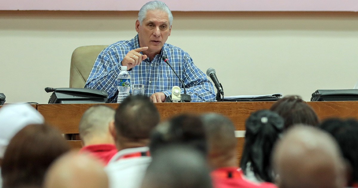Díaz-Canel Bows to Cuban Private Entrepreneurs Amid Economic Struggle