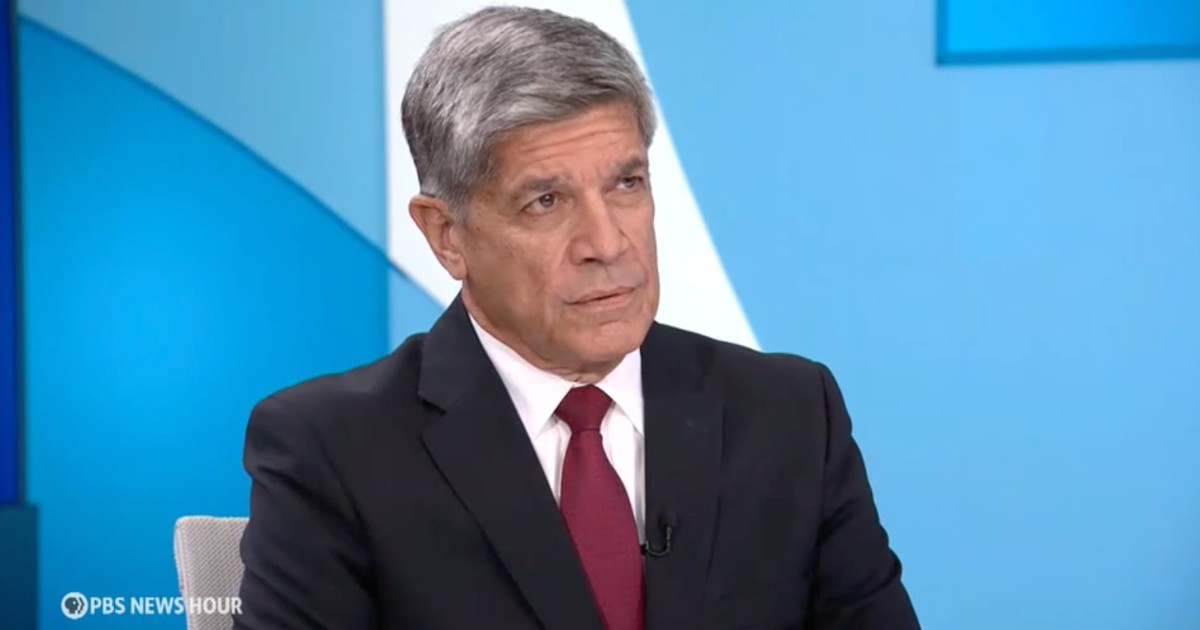 Cuban Deputy Minister Denies Castro Family Privileges and Claims Officials Endure Crisis Like Everyone Else