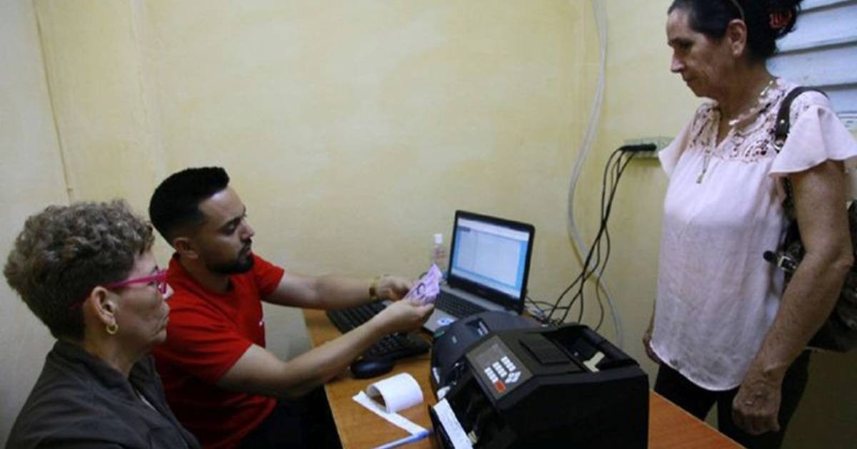 New Currency Exchange Office Opens in Cuban Hospital to Ease Access to Salaries for Staff