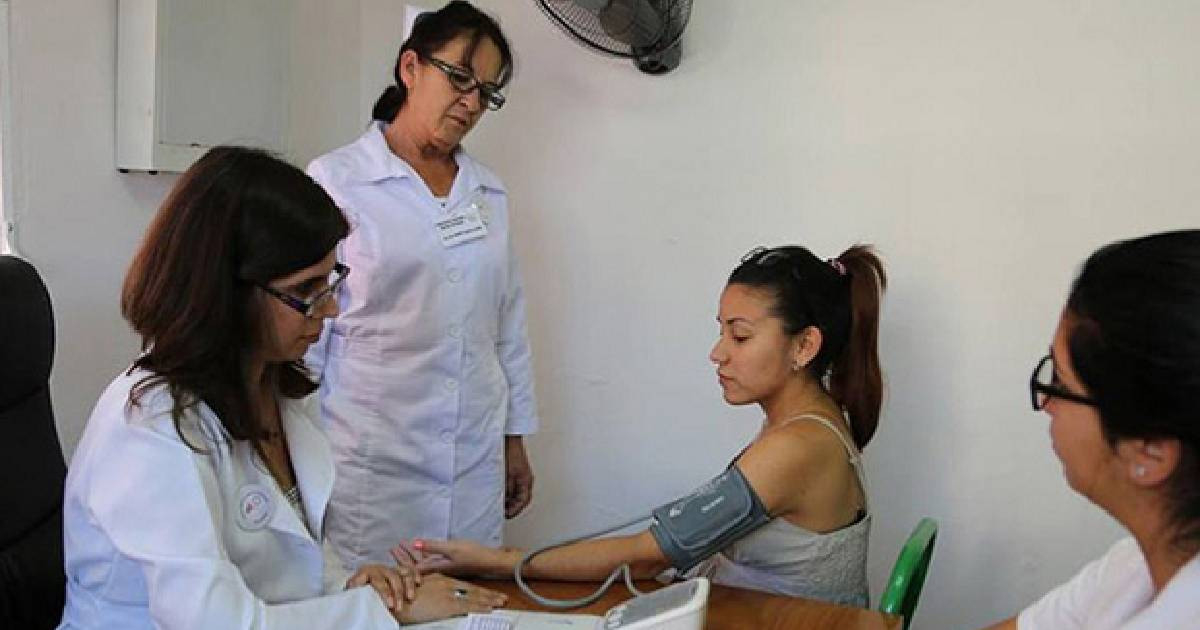 Cuban Health Ministry Tightens Regulations on Medical Professionals with New Guidelines