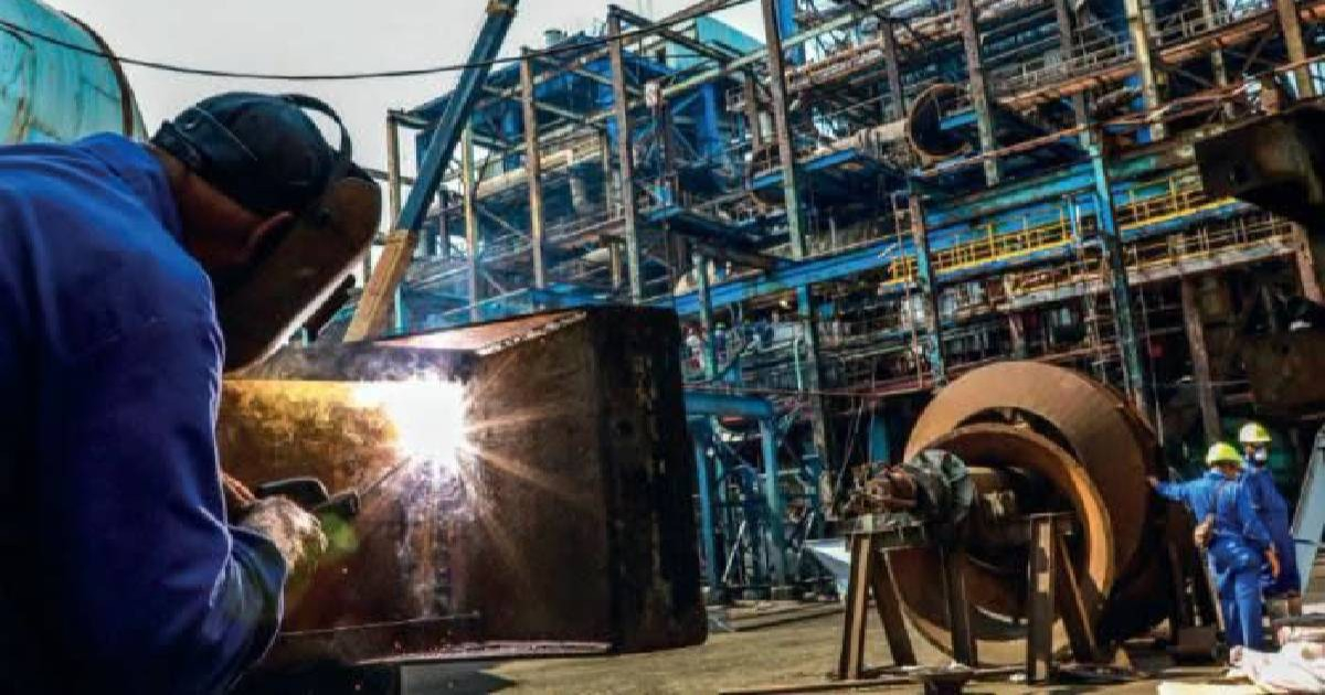 Cuban Electric Company Progresses in SEN Reconnection, Blames Blackouts on U.S. Embargo