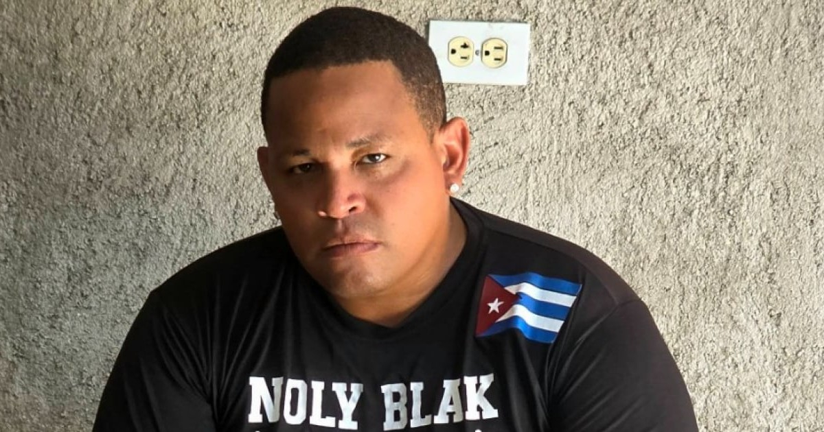 Noly Blak Distributes Thousands of Pesos to Those in Need in Holguín