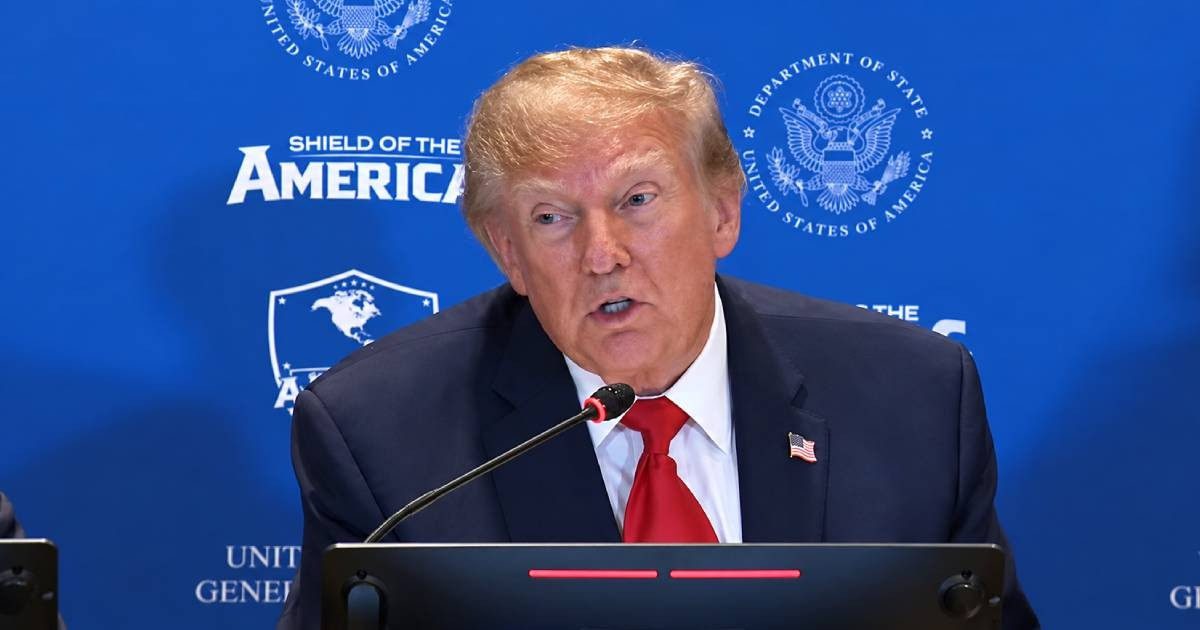 Trump Jokingly Suggests Sending Marco Rubio to Cuba on an Aircraft Carrier from Iran