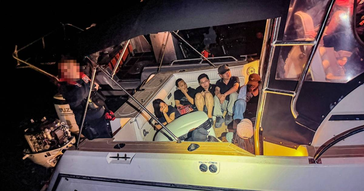 Cuban Allegedly Piloted Boat with 22 Migrants Intercepted Near Florida Keys