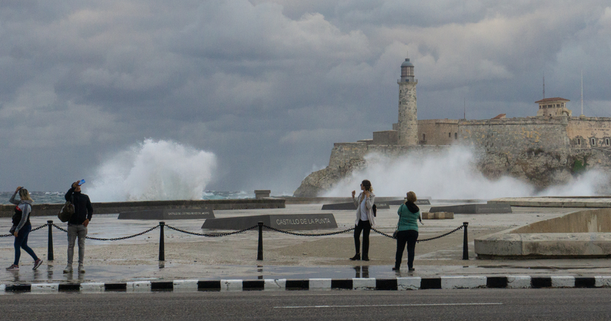Prolonged Rainfall Expected in Western Cuba Due to Frontal Trough
