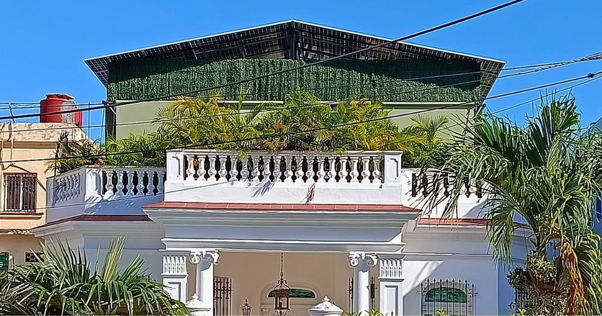 Cuban Architect Highlights Challenges in Solar Panel Installations