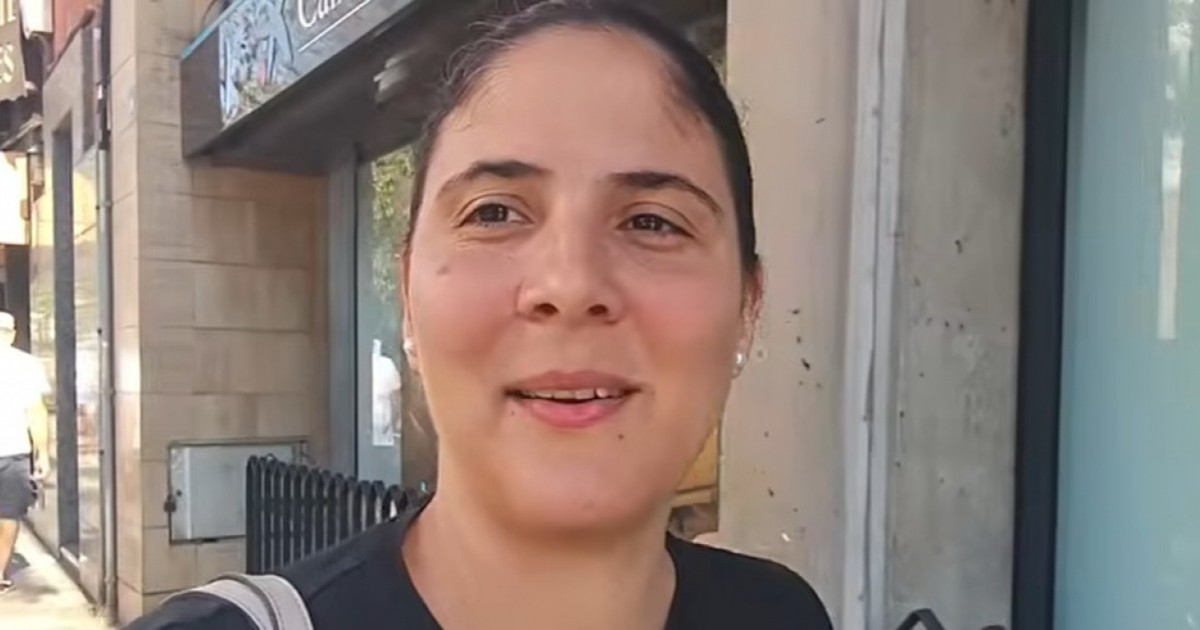 Cuban Doctor in Spain Finds New Path as Waitress: "Standing for Eight Hours, Whether There Are Customers or Not"