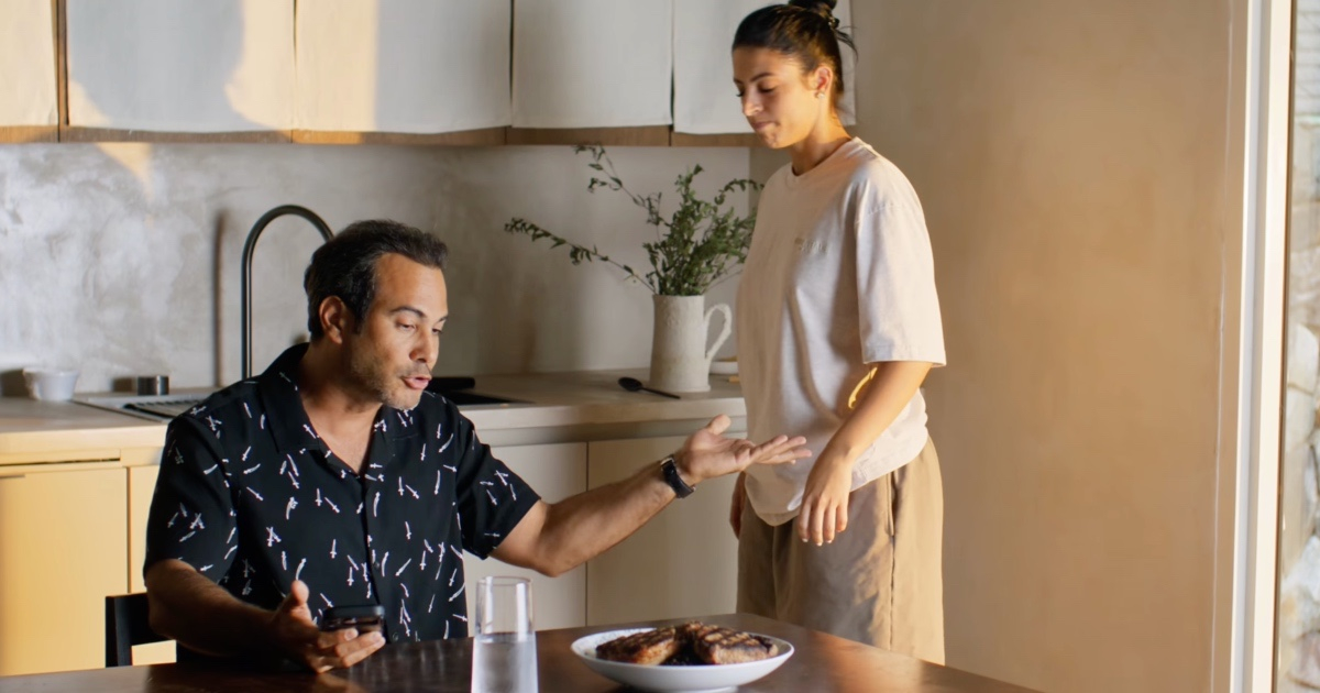 Oniel Bebeshito Unveils "La Bebé" Music Video Starring Rachel Arderi and Carlos Enrique Almirante