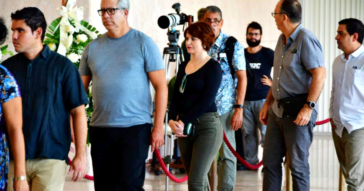 Does the Regime Truly Believe Everything is "Psychological Warfare"? The Insights of a Photo Featuring Ana Hurtado