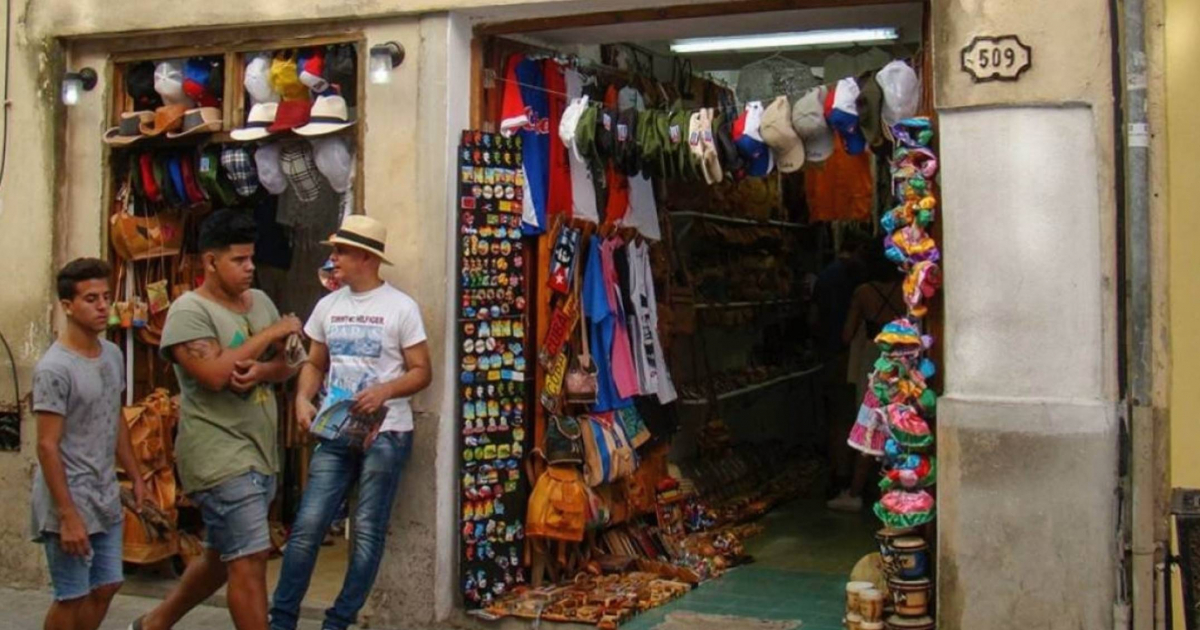 U.S. Shuts Down Bank Accounts for Cuban Private Entrepreneurs