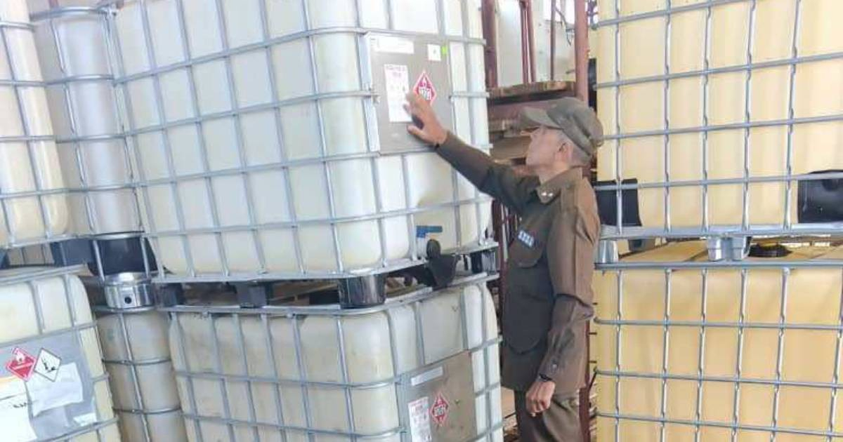 Cuban Firefighters Warn of Fire Hazards Due to Storing Fuel in Plastic Tanks