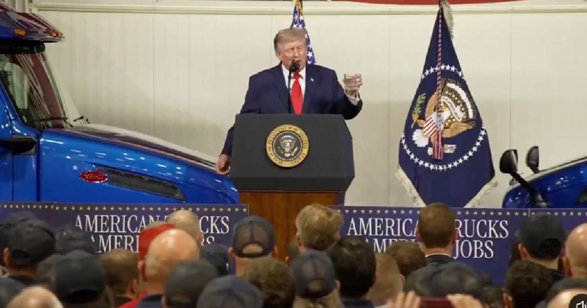 Trump Illustrates Oil Argument by Spilling Water at Texas Event