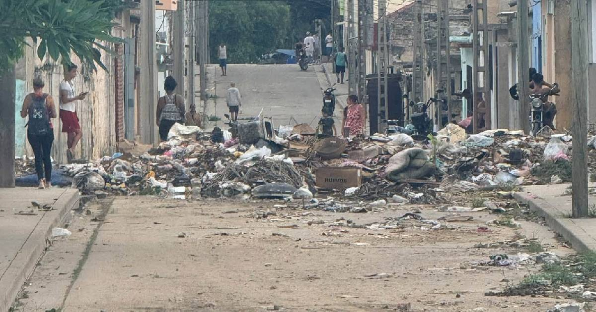 Overflowing Trash in Matanzas Sparks Outrage: "Where Will This End?"
