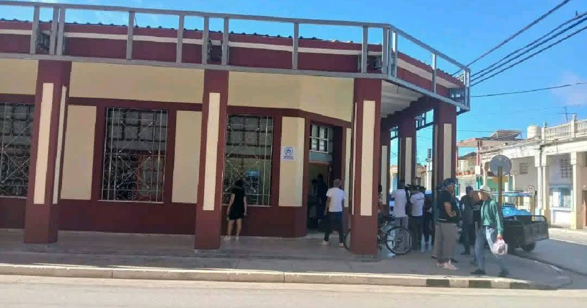 Neighborhood Market in Ciego de Ávila Faces Backlash Over Electronic Payment Limitations and High Prices