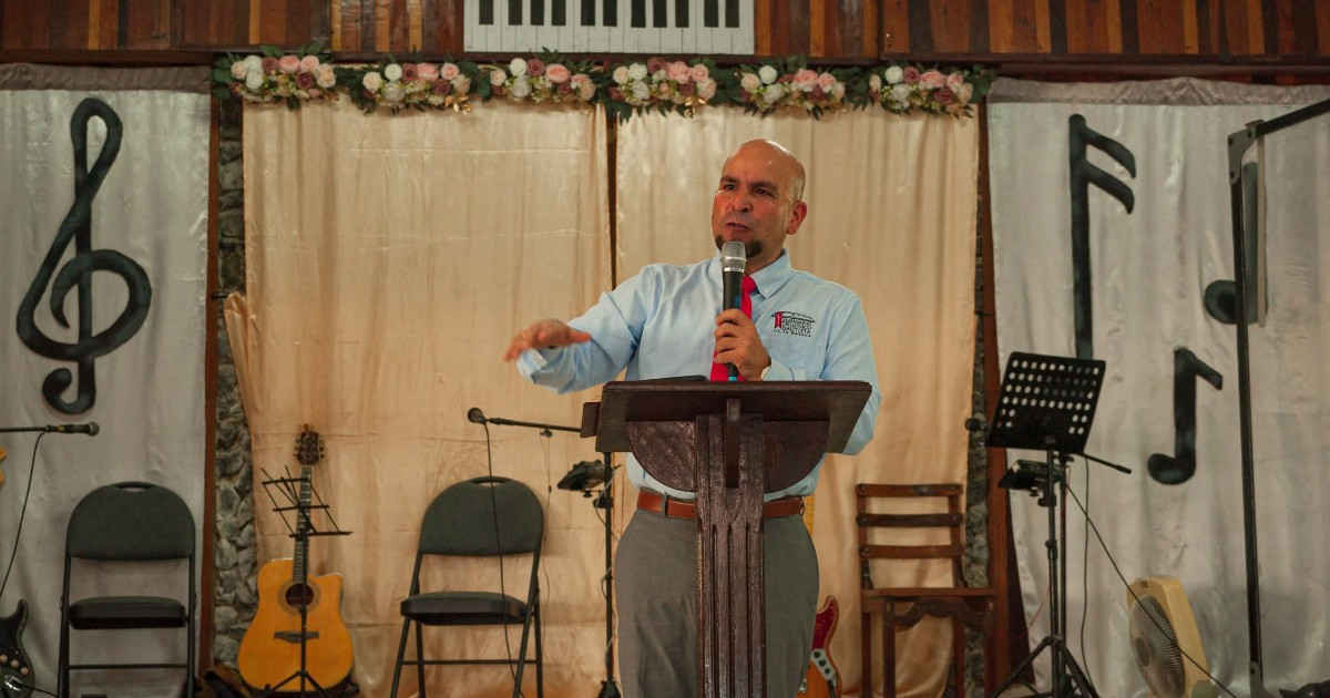 Cuban Pastor Defends Against Pro-Government Criticism