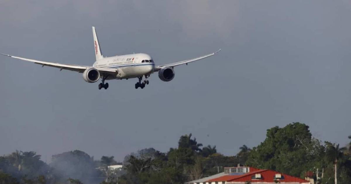 Air China Cancellations Leave Cubans with Extra Expenses, Stranded Luggage, and Undelivered Medicines