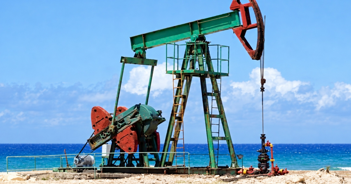 Cuban Government Opens Door to Private Investment in Fuel Refineries and Storage Facilities