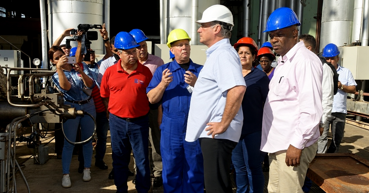 The UNE Warns Against Oil Theft: But What About the Deterioration of Cuba's National Electrical System?