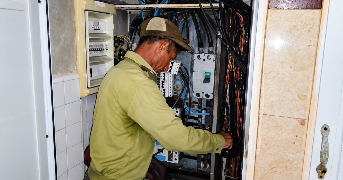 Electrical Overload Sparks Fire in Bayamo Hospital's Dialysis Unit