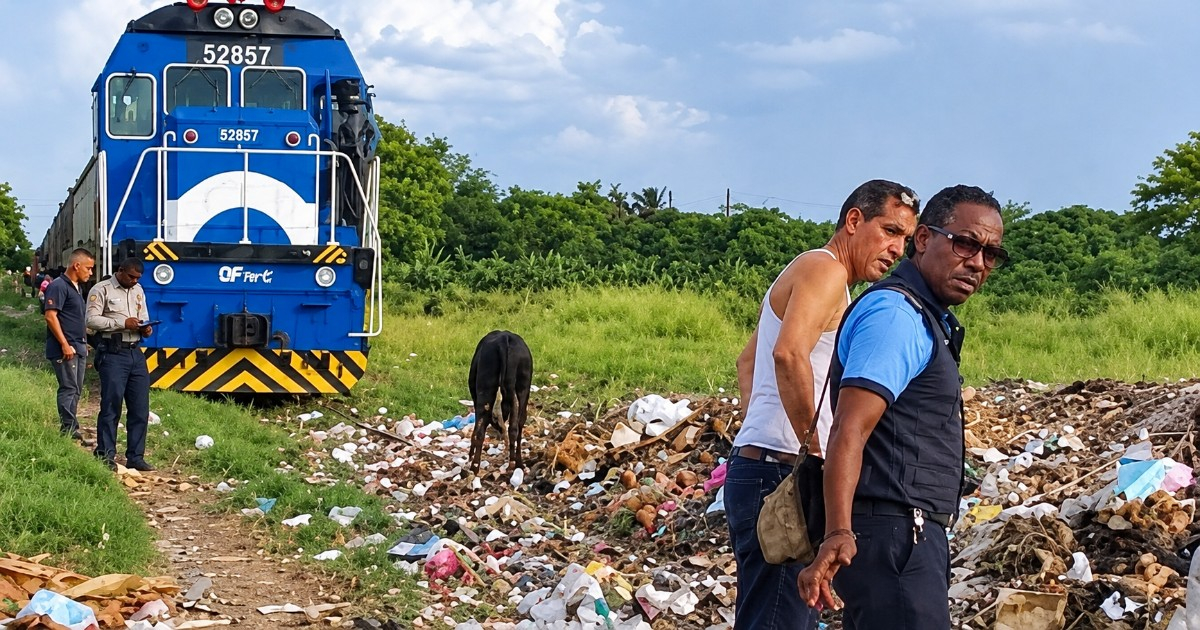 Train from Havana to Guantánamo Halted by Trash Piles in Las Tunas