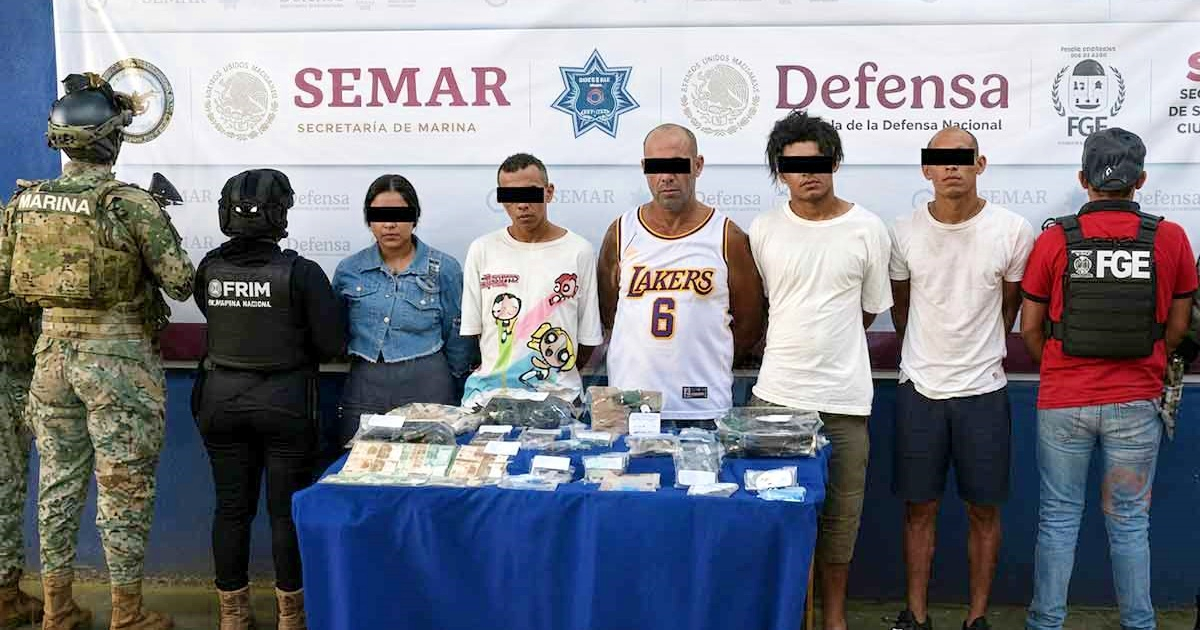 Five Cubans Arrested in Cancun Amid Suspicious Exchange