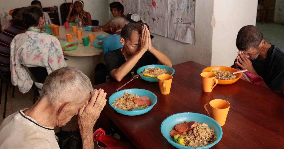 State-Run Dining Hall in Havana Serves Chicken Only Once in 2026, Reports Economic Manager