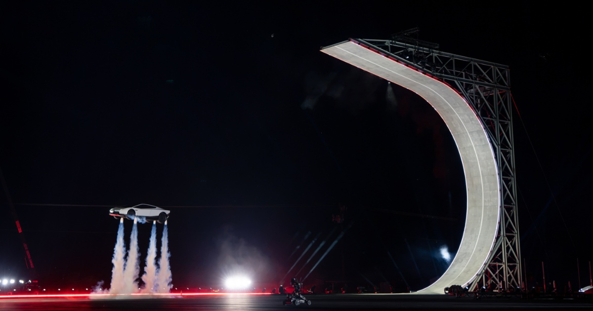 White House Mocks GTA 6 with Tesla's Flying Car: "We Got There Before the Video Game"
