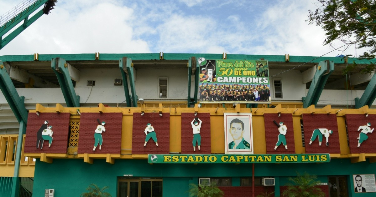 Maintenance Worker Dies After Falling from Roof at Capitán San Luis Stadium in Pinar del Río
