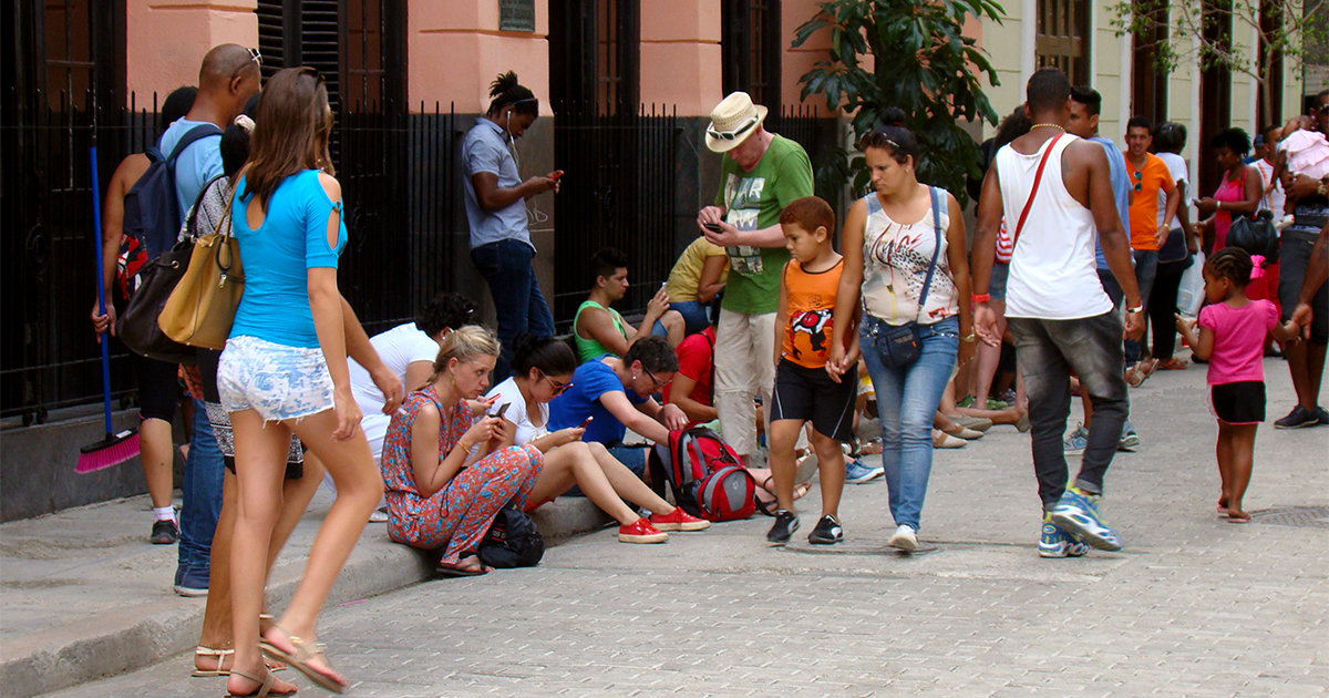 Power Outages Worsen Telecommunications Issues Across Havana's Districts