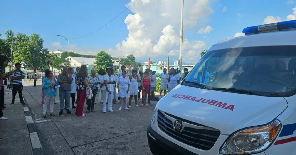 St. Petersburg Gifts Ambulance for Maternal and Child Care in Santiago de Cuba