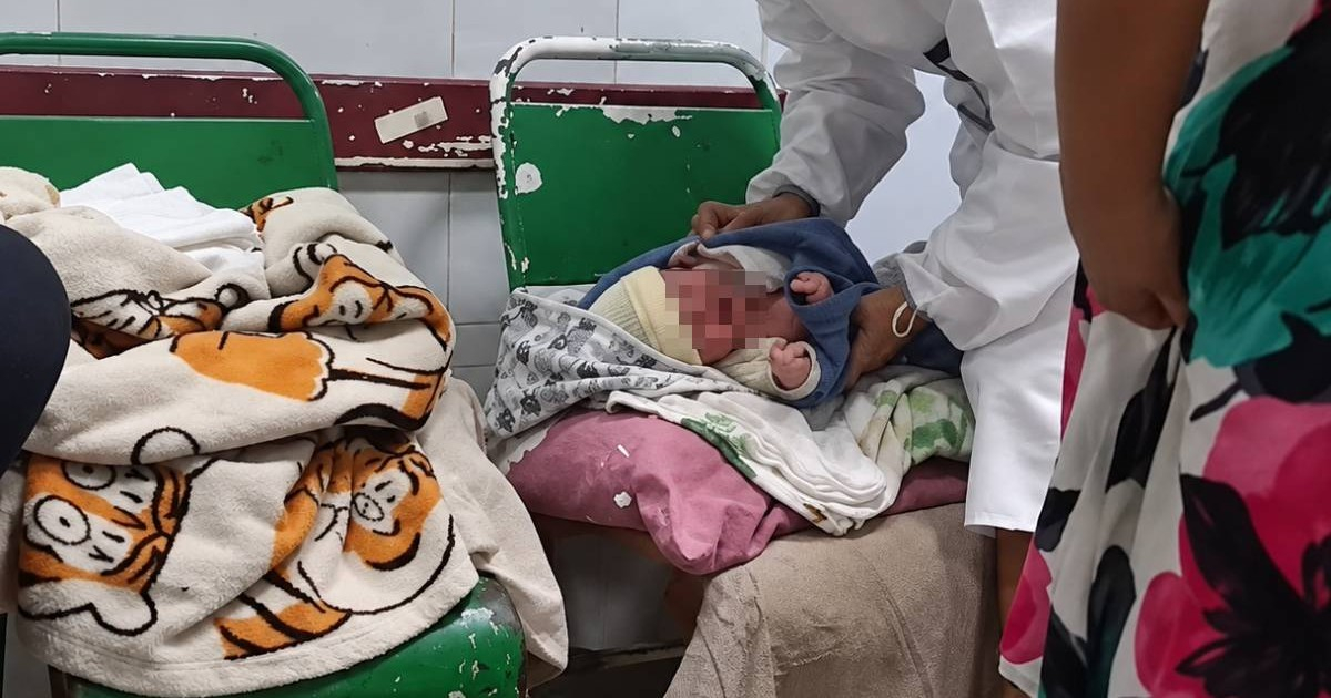 Newborns Forced to Lie on Old Chairs and Dirty Rags Due to Bed Shortage in Camagüey Maternity Hospital