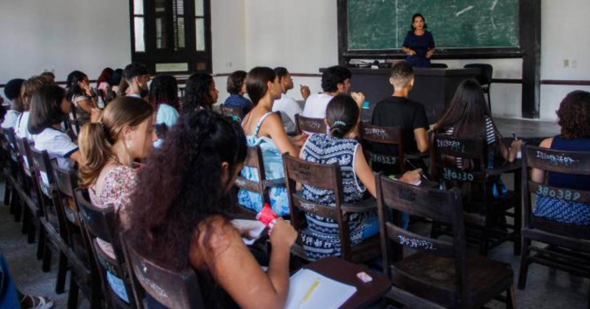 Cuba Launches Job Training Program for Unemployed Youth: Monthly Stipends with Conditions